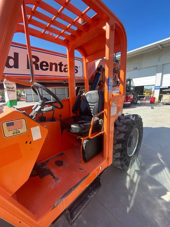 2015 SKYTRAK 6042 Forklift