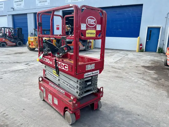 2017 MEC MICRO 19 Scissor Lift
