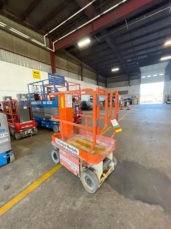 2014 JLG 1230ES Self-Propelled One-Person Lift
