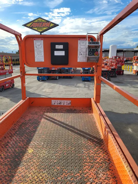 2017 Snorkel S4732E Scissor Lift