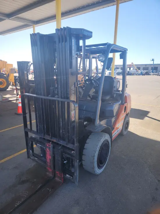 2017 Toyota 8FGU30 Warehouse Forklift