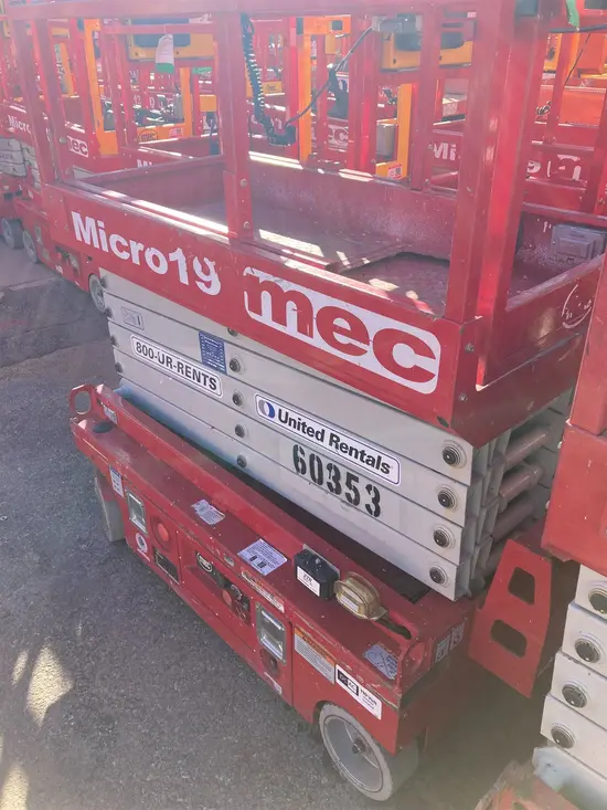 2018 MEC MICRO 19 Scissor Lift