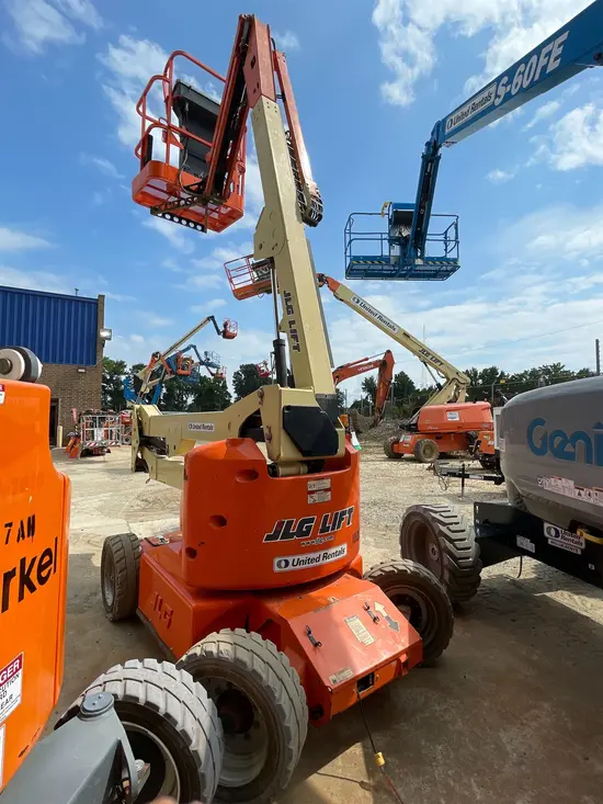 2013 JLG E450AJ Articulating Boom Lift