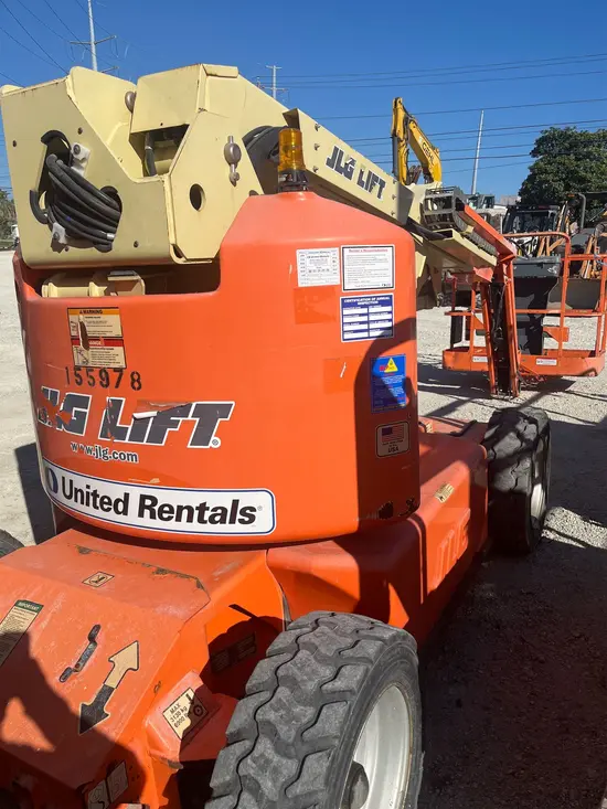 2012 JLG E450AJ Articulating Boom Lift