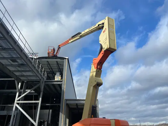 2013 JLG 800AJ Articulating Boom Lift