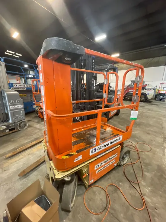 2014 JLG 1230ES Self-Propelled One-Person Lift