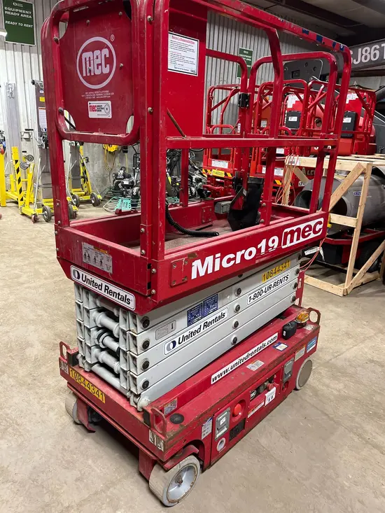 2018 MEC MICRO 19 Scissor Lift