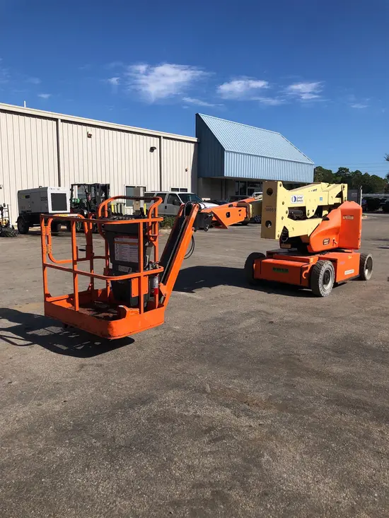 2013 JLG E400AJPN Articulating Boom Lift
