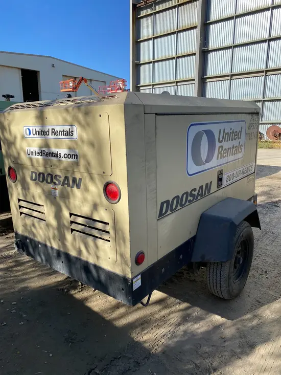 2021 Doosan P425/HP375WCU Air Compressor