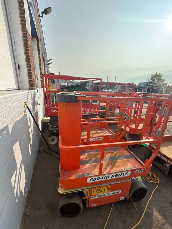 2014 JLG 1230ES Self-Propelled One-Person Lift
