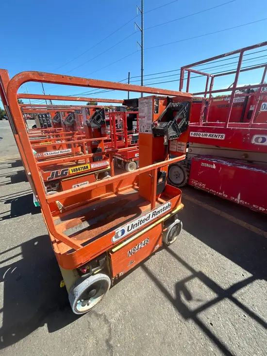 2014 JLG 1230ES Self-Propelled One-Person Lift