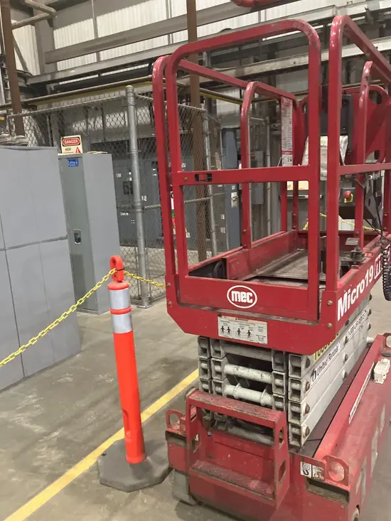 2018 MEC MICRO 19 Scissor Lift