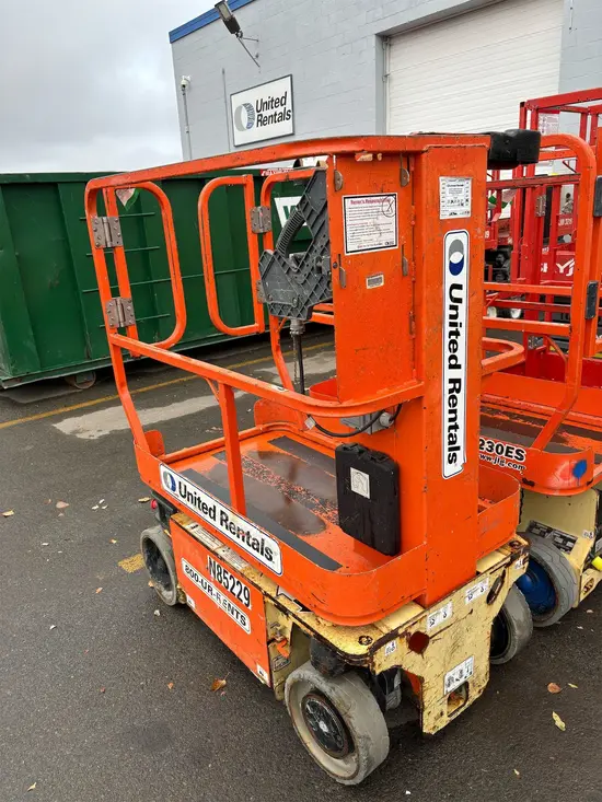 2014 JLG 1230ES Self-Propelled One-Person Lift