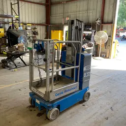 2016 Genie GR-20 Self-Propelled One-Person Lift