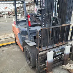 2016 Toyota 8FD35U Warehouse Forklift