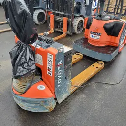 2022 Toyota 8HBW23 Jack