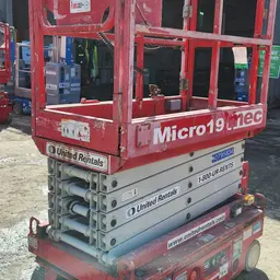 2018 MEC MICRO 19 Scissor Lift