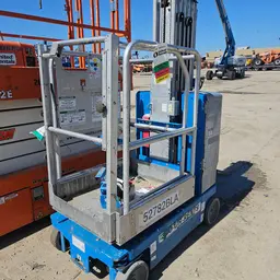2017 Genie GR-20 Self-Propelled One-Person Lift