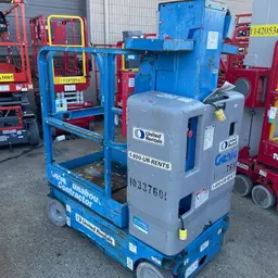 2015 Genie GR-12 Self-Propelled One-Person Lift