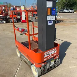 2017 Skyjack SJ16 Self-Propelled One-Person Lift