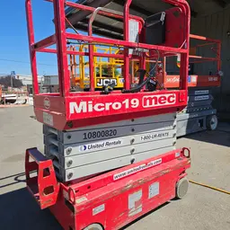 2018 MEC MICRO 19 Scissor Lift