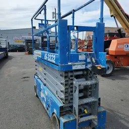 2017 Genie GS-3232 Scissor Lift