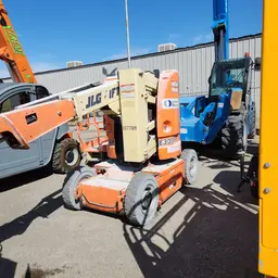 2014 JLG E300AJP Articulating Boom Lift
