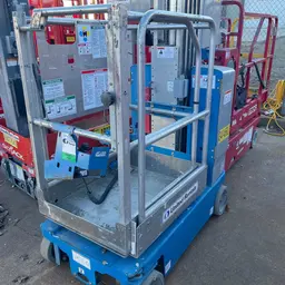 2016 Genie GR-20 Self-Propelled One-Person Lift
