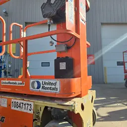 2018 JLG 1230ES Self-Propelled One-Person Lift