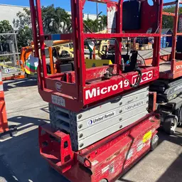 2017 MEC MICRO 19 Scissor Lift