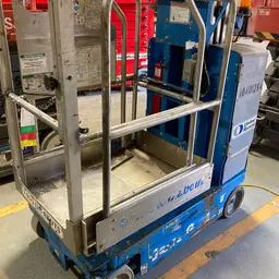 2015 Genie GR-12 Self-Propelled One-Person Lift