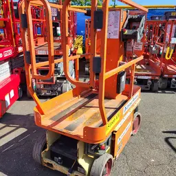 2015 JLG 1230ES Self-Propelled One-Person Lift