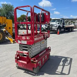 2018 MEC MICRO 19 Scissor Lift