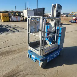 2018 Genie GR-20 Self-Propelled One-Person Lift