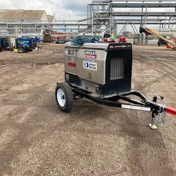2022 Lincoln Electric VANTAGE 322 Welder