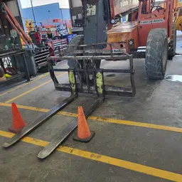 2017 SKYTRAK 6042 Forklift
