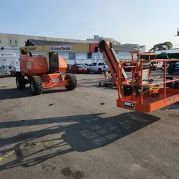 2015 JLG 800AJ Articulating Boom Lift