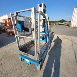 2017 Genie GR-20 Self-Propelled One-Person Lift