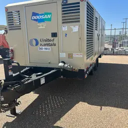 2019 Doosan XHP1170WCU-T4F Air Compressor