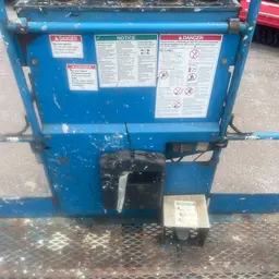 2015 Genie Z-80/60J Articulating Boom Lift