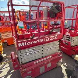 2018 MEC MICRO 19 Scissor Lift