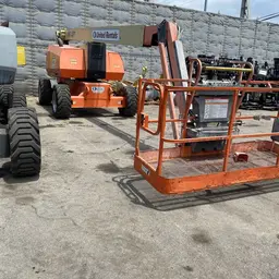 2016 JLG 800AJ Articulating Boom Lift