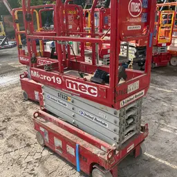 2018 MEC MICRO 19 Scissor Lift