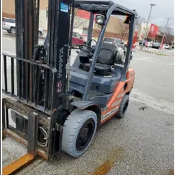 2018 Toyota 8FGU30 Warehouse Forklift