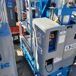 2017 Genie GR-12 Self-Propelled One-Person Lift