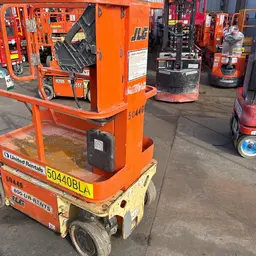 2017 JLG 1230ES Self-Propelled One-Person Lift