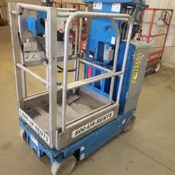2017 Genie GR-12 Self-Propelled One-Person Lift