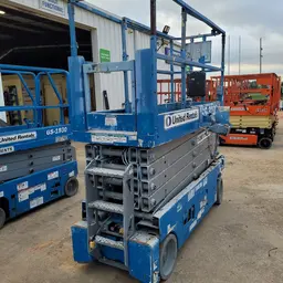 2017 Genie GS-3232 Scissor Lift
