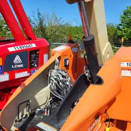 2015 JLG E450AJ Articulating Boom Lift