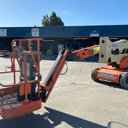 2016 JLG E400AJPN Articulating Boom Lift